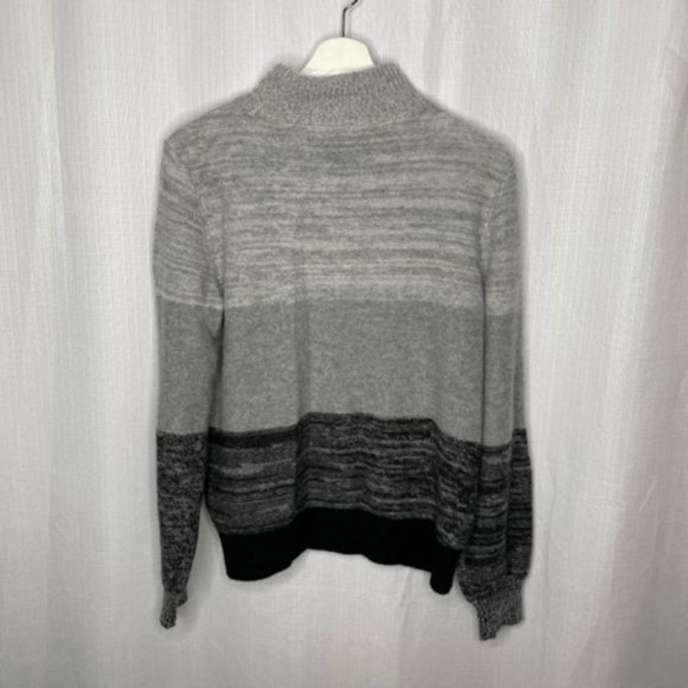 C by Bloomingdales Gray Block Cashmere Turtleneck Sweater - Picture 4 of 5